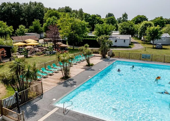 Camping Mobil-home 6 Pers, Terrasse Spacieuse - Api-1-52-1639